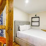 Cosy Flat In The Downtown 아파트 *