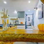 Cosy Flat In The Downtown 아파트 *