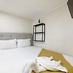 아파트 Cosy Flat In The Downtown