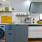 Cosy Flat In The Downtown *